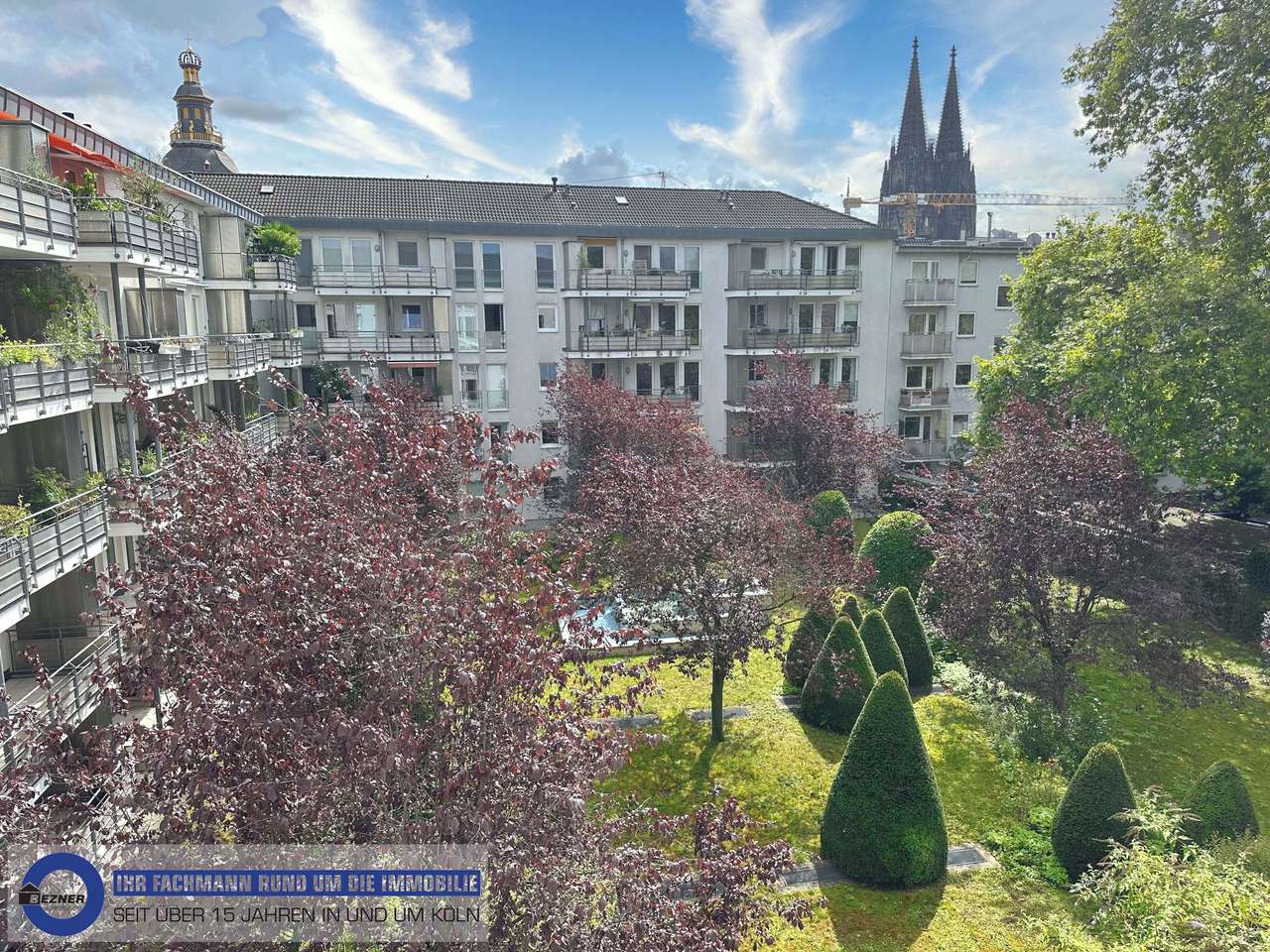 Blick auf Brunnen Park & Dom