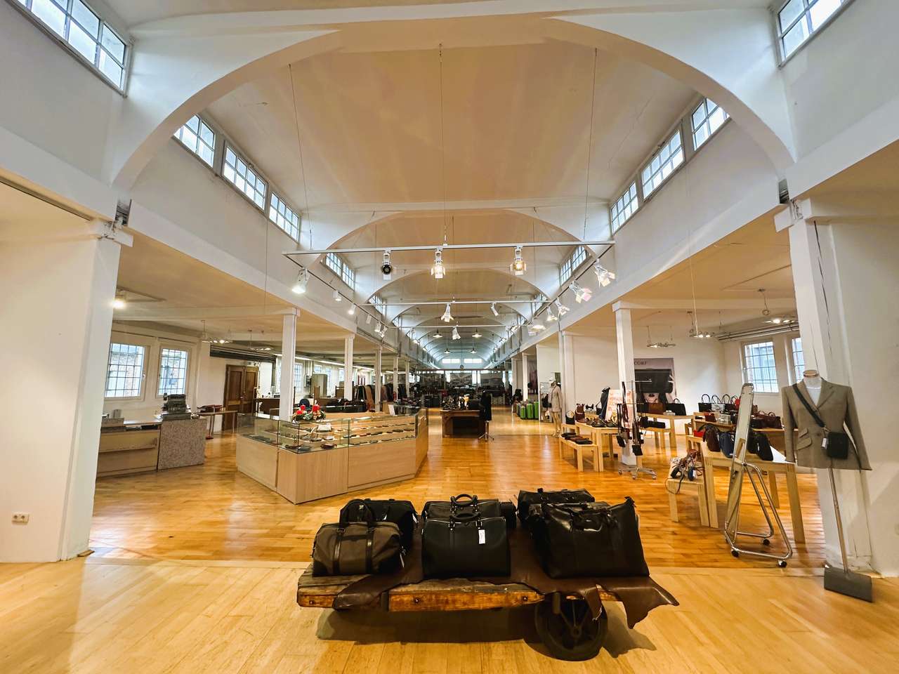 LOFT mit INDUSTRIECHARME im HISTORISCHEN UMFELD von BENSBERG  LOFT mit INDUSTRIECHARME im HISTORISCHEN UMFELD von BENSBERG