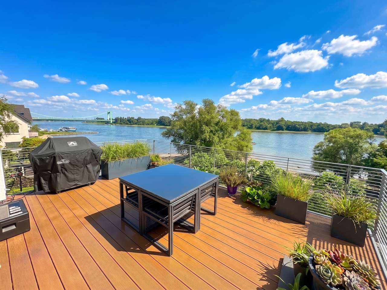 EXKLUSIVES PENTHOUSE IM BAUHAUSSTIL MIT RHEIN - BLICK, DREI TERRASSEN UND TG - STELLPLATZ EXKLUSIVES PENTHOUSE IM BAUHAUSSTIL MIT RHEIN - BLICK, DREI TERRASSEN UND TG - STELLPLATZ