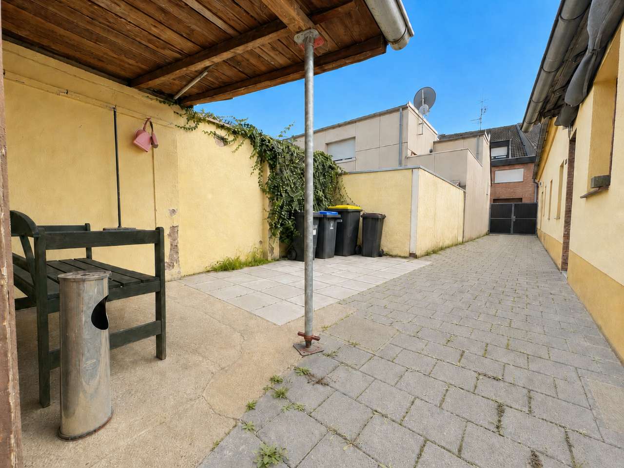 INNENHOF 2 EINHEITEN RAUMWUNDER: ca. 66 m² WOHNFLÄCHE + ca. 48 m² NUTZFLÄCHE ausgebautes DG + KELLER INNENHOF 2 EINHEITEN RAUMWUNDER: ca. 66 m² WOHNFLÄCHE + ca. 48 m² NUTZFLÄCHE ausgebautes DG + KELLER